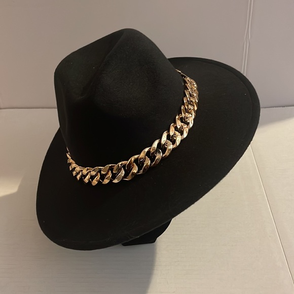 Black Fendora Hat with Chain - Picture 1 of 7
